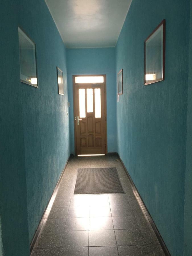 Hotel Yans Oberhausen  Bagian luar foto