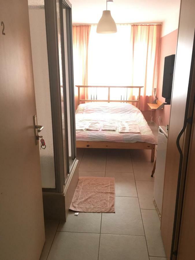 Hotel Yans Oberhausen  Bagian luar foto